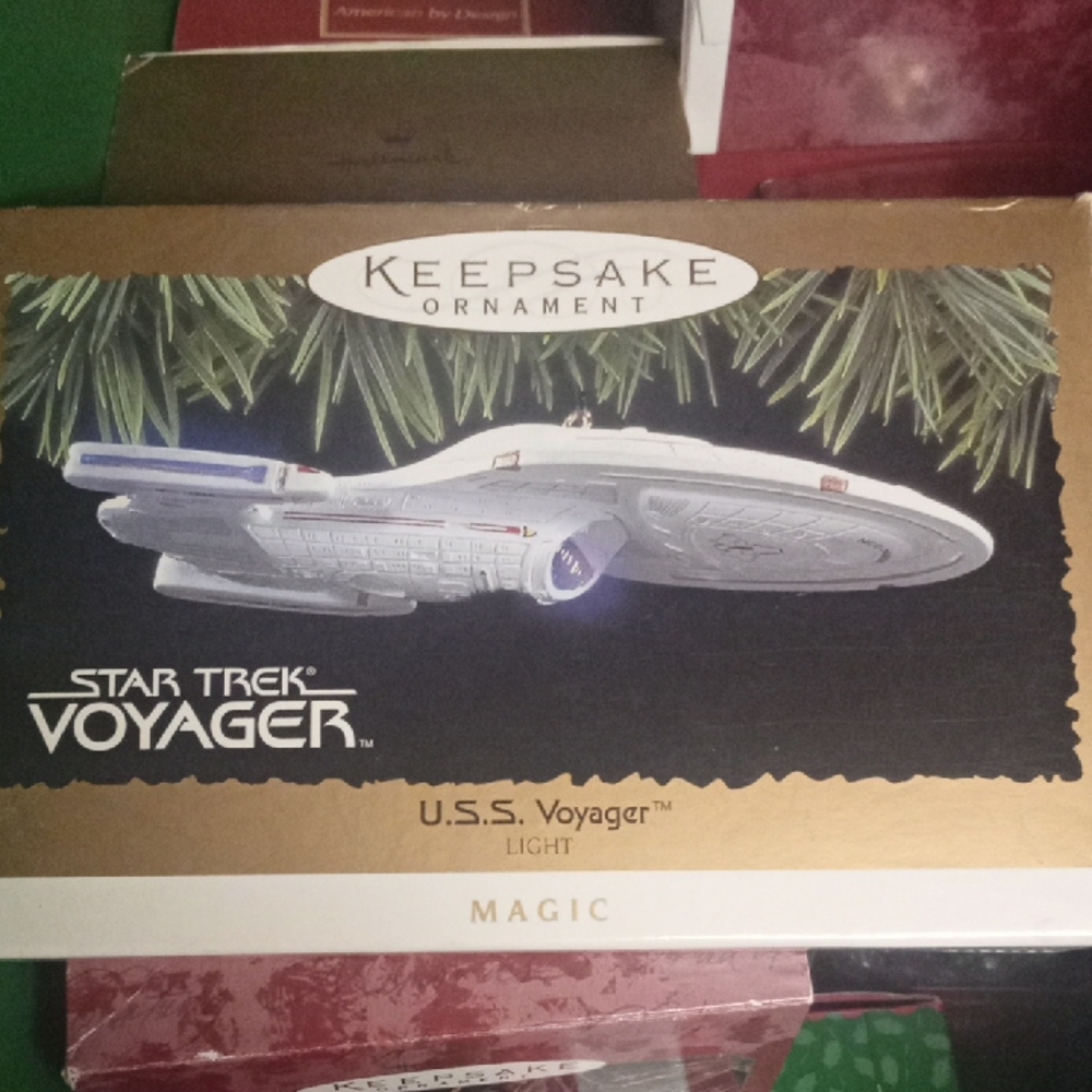 1996 Star Trek U.S.S Voyager Hallmark Keepsake Ornament